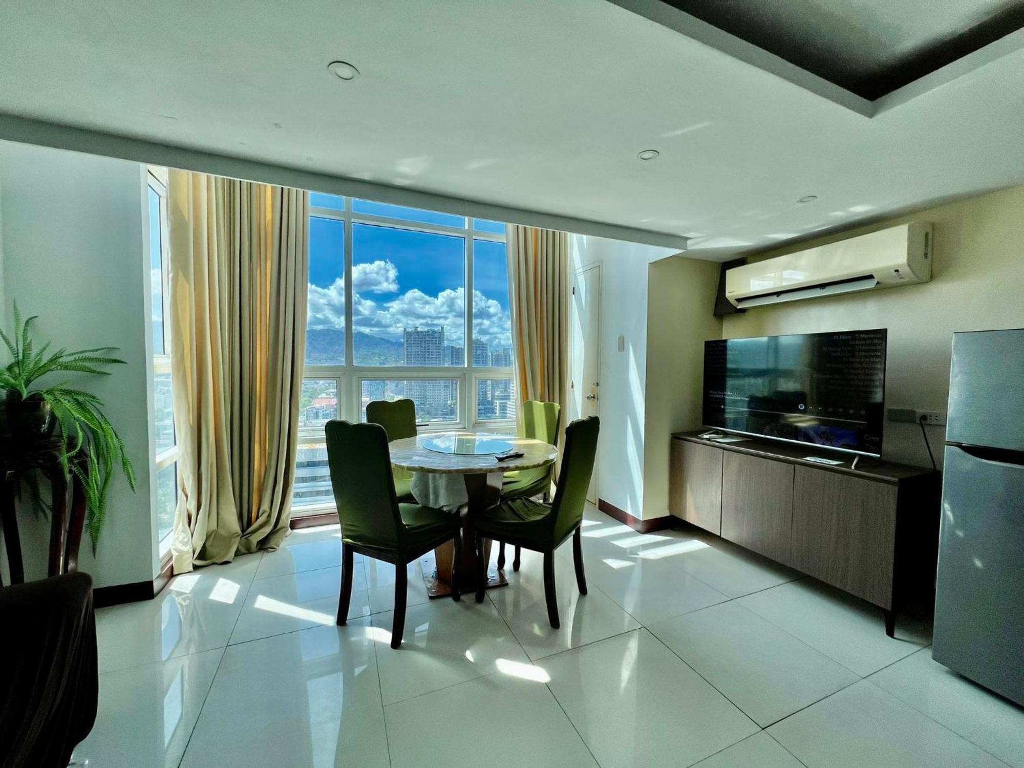 2 Bedroom Condo Unit With City And Mountain View Cebu Exteriör bild